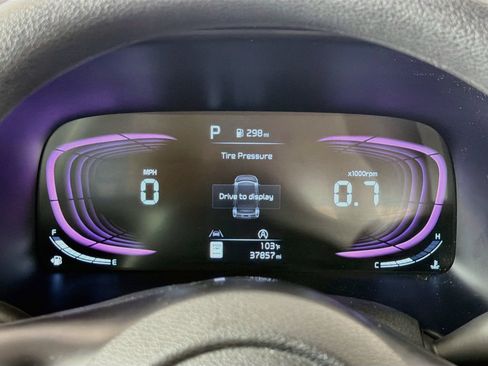 Used 2025 Kia Soul LX w/ LX Technology Package FWD image 19