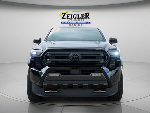 Used 2025 Toyota Tacoma SR5 w/ Blackout Plus Package (GST) AWD/4WD image 2