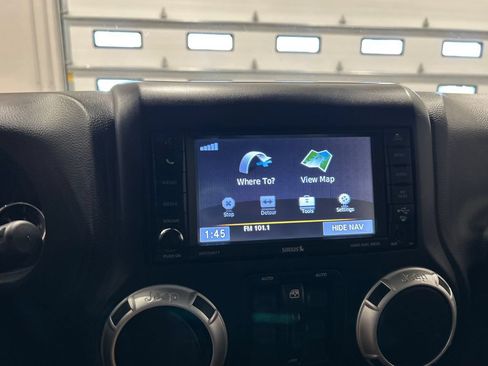 Used 2014 Jeep Wrangler Unlimited Sahara w/ Connectivity Group AWD/4WD image 20