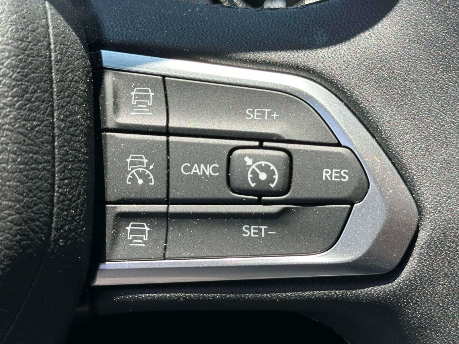 Used 2026 Jeep Compass Limited AWD/4WD image 21
