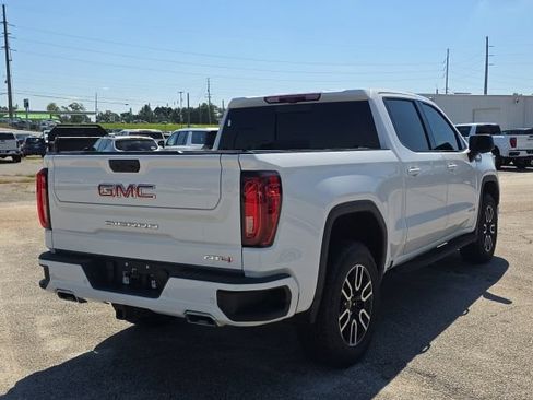 Used 2024 GMC Sierra 1500 AT4 w/ Technology Package AWD/4WD image 5