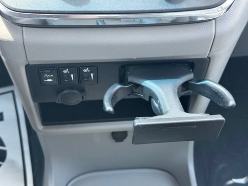 Used 2017 Toyota Sienna XLE w/ XLE Navigation Package FWD image 22