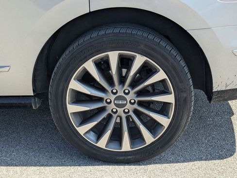 Used 2019 Lincoln Navigator Select w/ Technology Package image 24