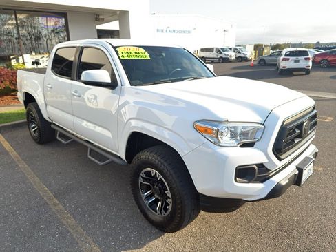Used 2020 Toyota Tacoma SR image 21
