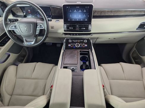 Used 2020 Lincoln Navigator Reserve w/ Luxury Package RWD image 28