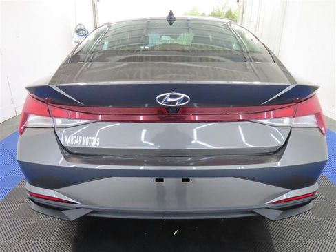 Used 2023 Hyundai Elantra SEL w/ Convenience Package FWD image 7