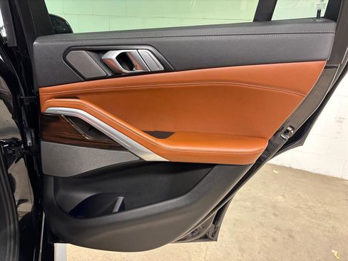 Used 2023 BMW X6 xDrive40i w/ M Sport Package image 41