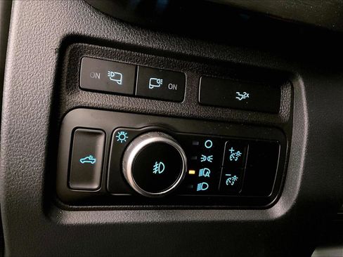 Used 2024 Ford F250 Lariat w/ Sport Appearance Package AWD/4WD image 30