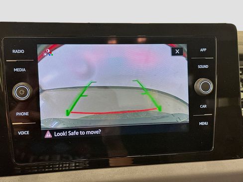 Used 2025 Volkswagen Jetta SE FWD image 22