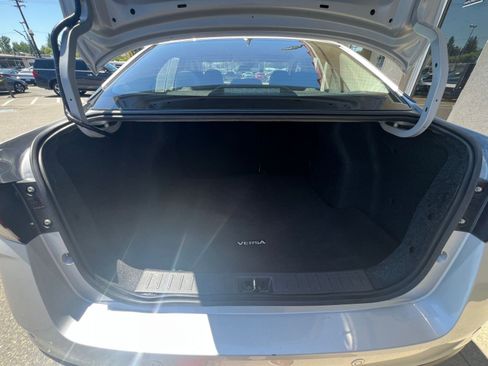 Used 2025 Nissan Versa SV FWD image 28