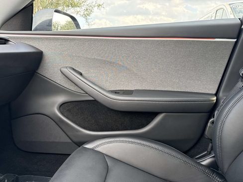 Used 2025 Tesla Model 3 Long Range RWD image 28
