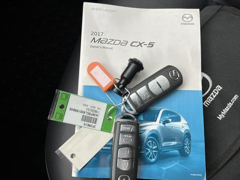 Used 2017 MAZDA CX-5 Touring w/ Preferred Equipment Package AWD/4WD image 31