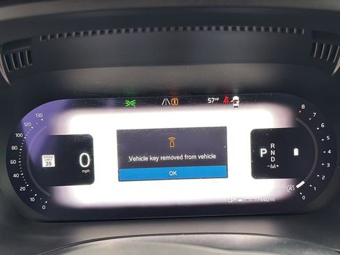 Certified 2023 Volvo XC60 B5 Plus AWD/4WD image 15
