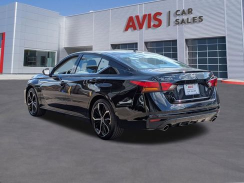 Used 2025 Nissan Altima 2.5 SR FWD image 9
