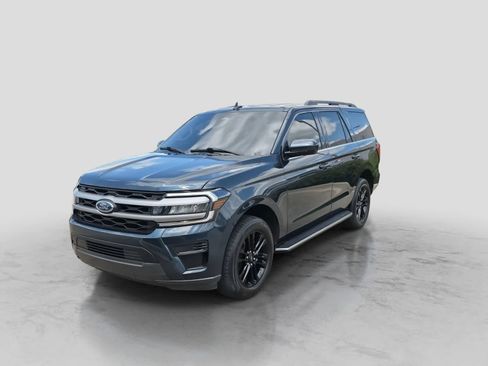 Used 2022 Ford Expedition XLT RWD image 4