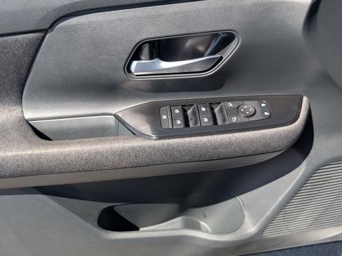 Used 2025 Nissan Kicks SV FWD image 14