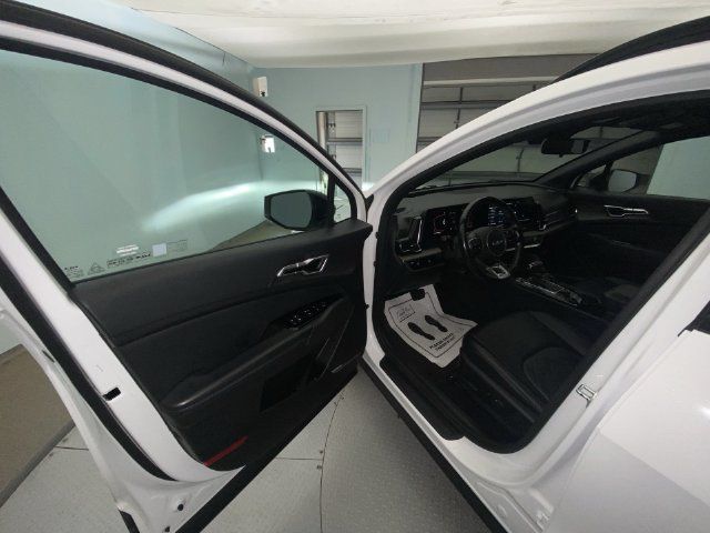 Used 2023 Kia Sportage X-Line AWD/4WD image 11