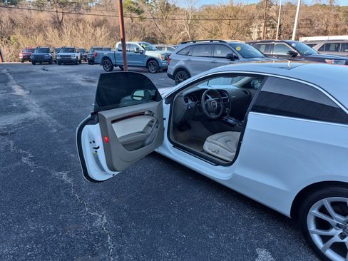 Used 2012 Audi A5 2.0T Premium image 9