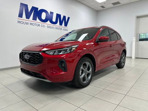 Used 2023 Ford Escape ST-Line Select w/ Tech Pack #2 image 2