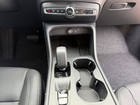 New 2026 Volvo XC40 B5 Core image 11