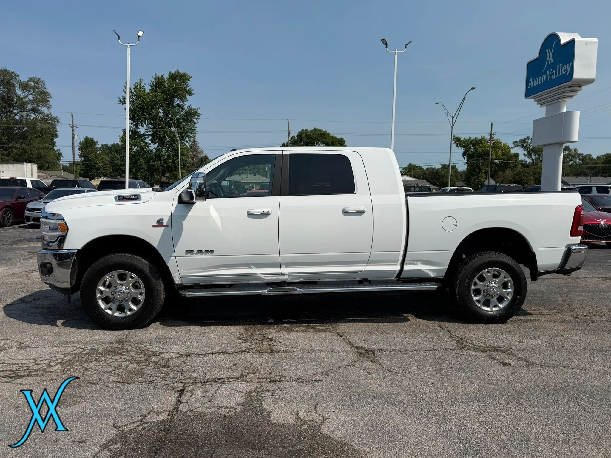 Used 2024 RAM 2500 Laramie AWD/4WD image 4
