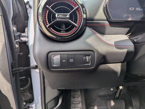 Used 2025 Chevrolet Blazer EV RS AWD/4WD image 18