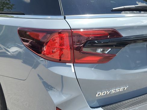 New 2026 Honda Odyssey Touring image 10