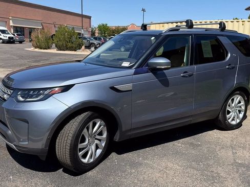 Used 2018 Land Rover Discovery HSE AWD/4WD image 4