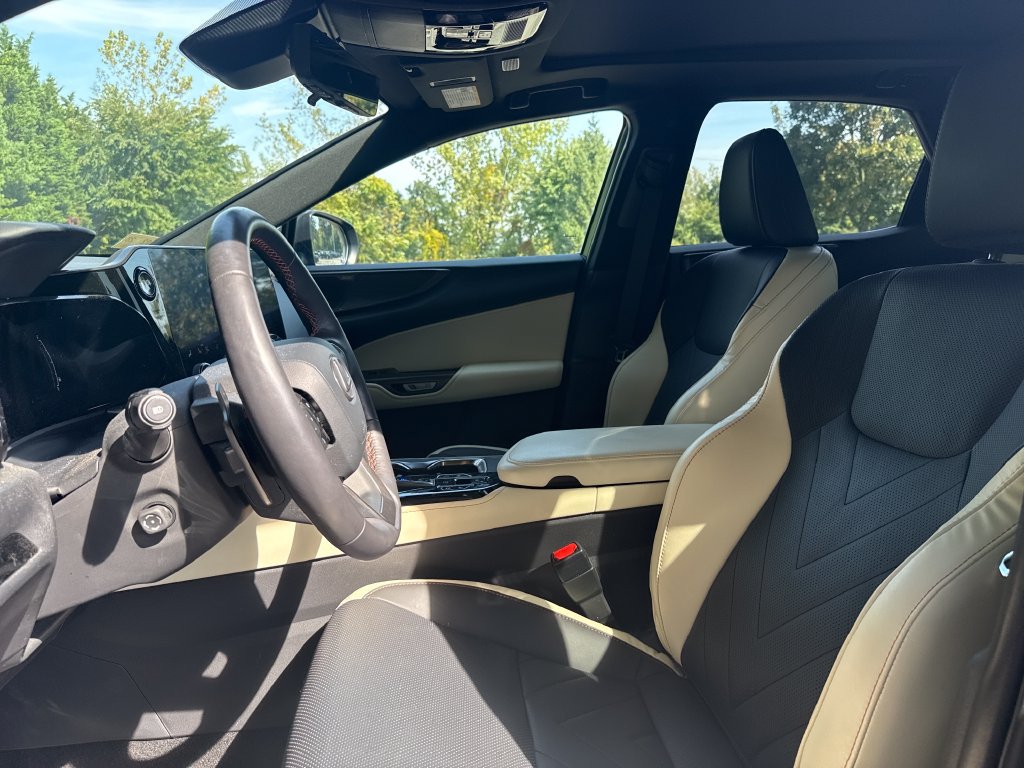 Used 2024 Lexus NX 350 AWD w/ Vision Package image 11