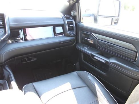 Used 2025 RAM 2500 Limited AWD/4WD image 54