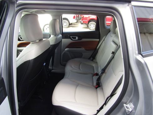 Used 2022 Jeep Compass Limited w/ Sun and Sound Group image 31