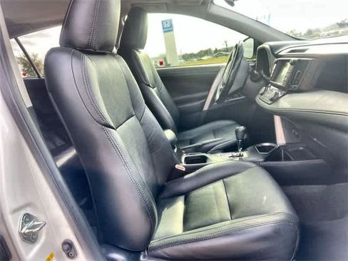 Used 2018 Toyota RAV4 XLE image 12