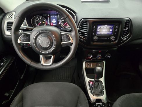 Used 2018 Jeep Compass Sport FWD image 9