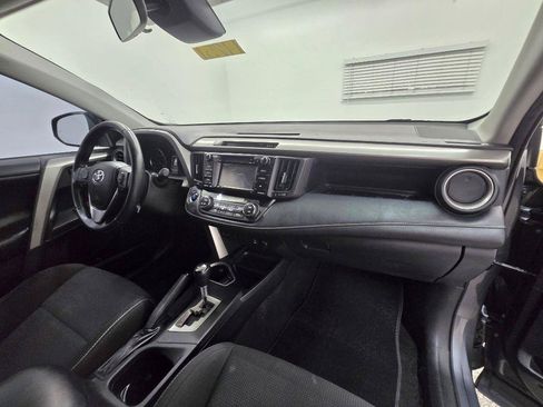 Used 2018 Toyota RAV4 XLE AWD/4WD image 22