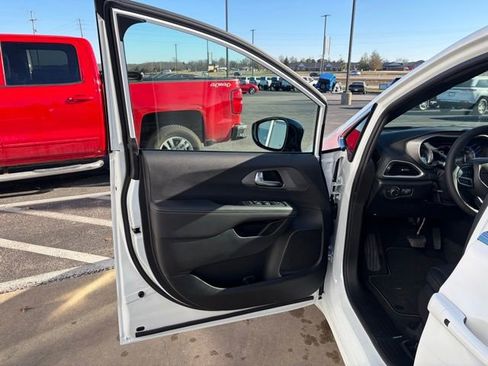 New 2026 Chrysler Voyager LX image 10