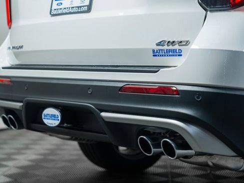 Used 2025 Ford Explorer Platinum w/ Ultimate Package image 9