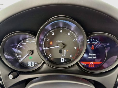 Certified 2026 Porsche Macan Turbo AWD/4WD image 19