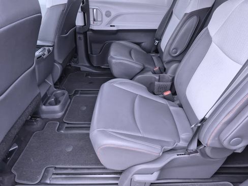 Used 2021 Toyota Sienna AWD image 20