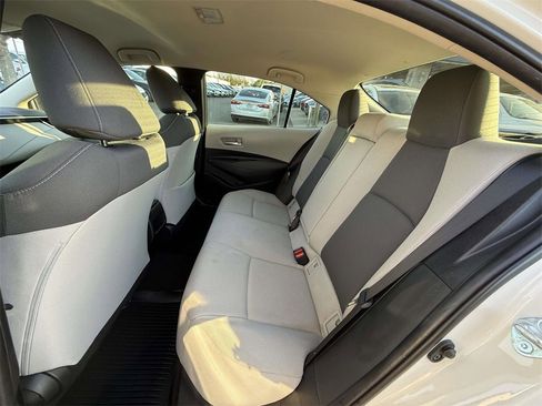 Used 2021 Toyota Corolla LE image 13