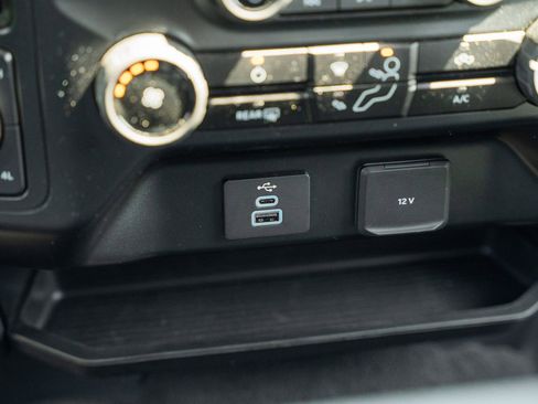 Certified 2025 Ford F250 XLT w/ 360-Degree Camera Package AWD/4WD image 33
