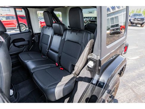 Used 2023 Jeep Wrangler Unlimited Sport AWD/4WD image 23
