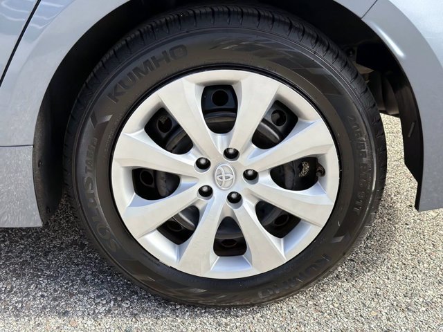 Used 2020 Toyota Corolla LE FWD image 7