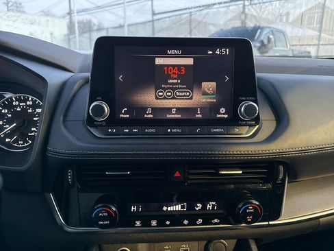 Used 2021 Nissan Rogue SV image 15