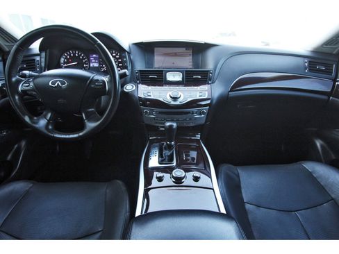 Used 2017 INFINITI Q70 3.7 image 12