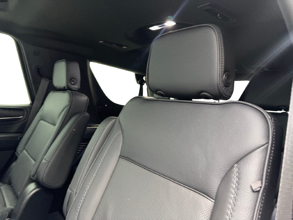 Used 2024 GMC Yukon Denali RWD image 37