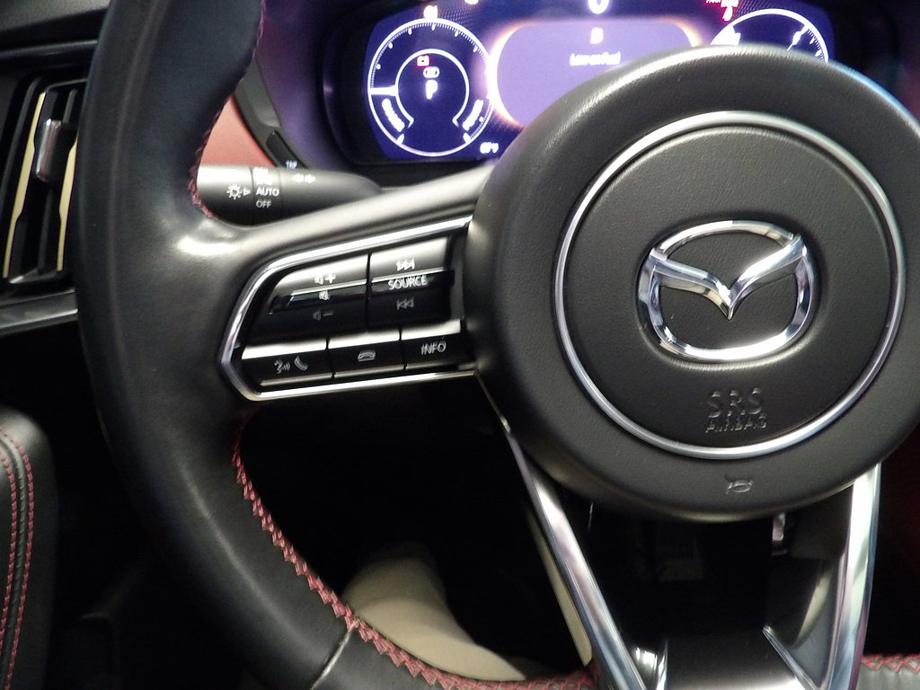 Certified 2025 MAZDA CX-70 Plug-In Hybrid w/ Premium Plus AWD/4WD image 23