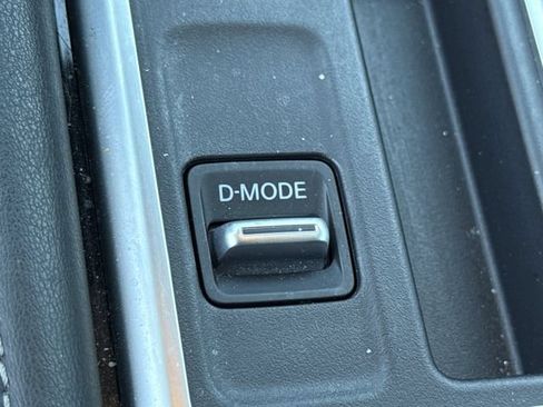 Certified 2023 Nissan Pathfinder SV FWD image 38