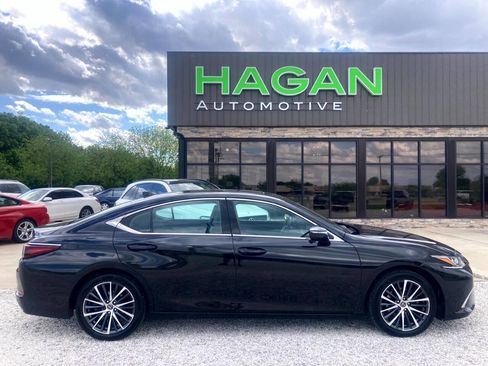 Used 2022 Lexus ES 350 w/ Premium Package FWD image 2