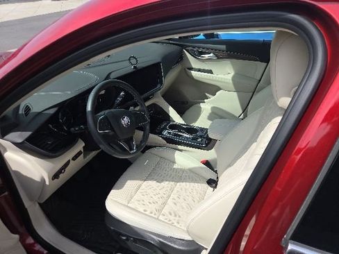 Used 2023 Buick Envision Avenir AWD/4WD image 8