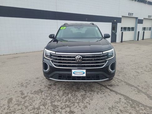 Used 2025 Volkswagen Atlas SE AWD/4WD image 10